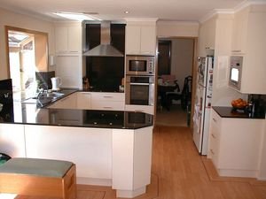 Обзор образцов столешниц для кухни